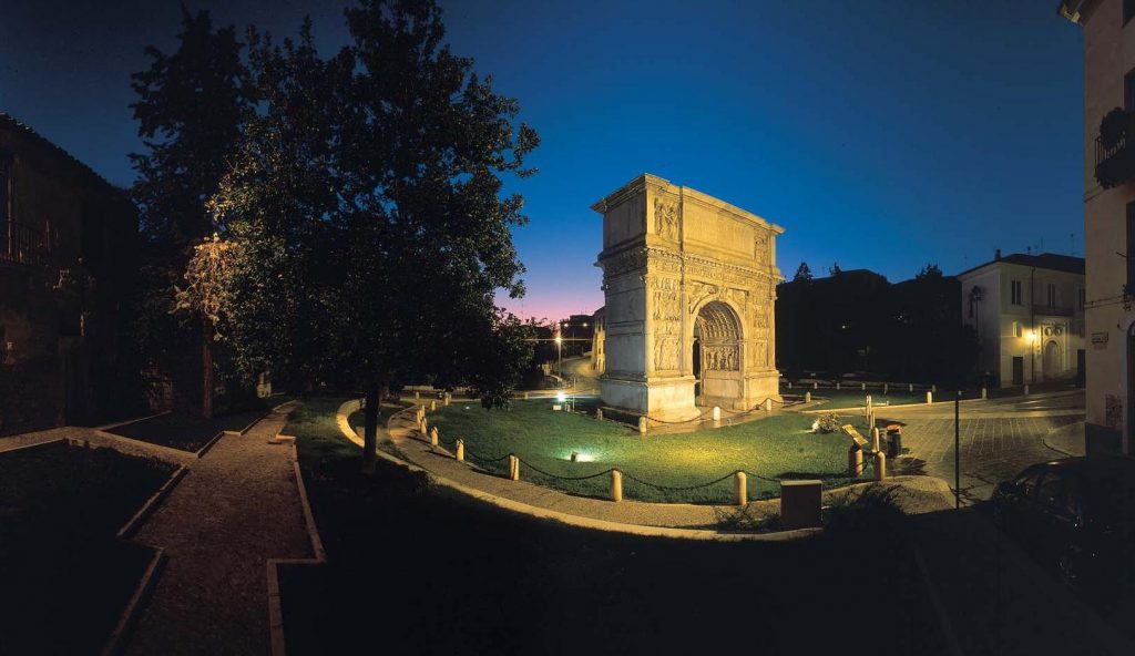 monumento arco di traiano a benevento